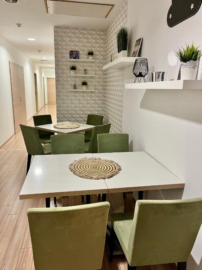 Pipacs Panir & Grill Garden Vendeghaz Hotell Győrújbarát Eksteriør bilde