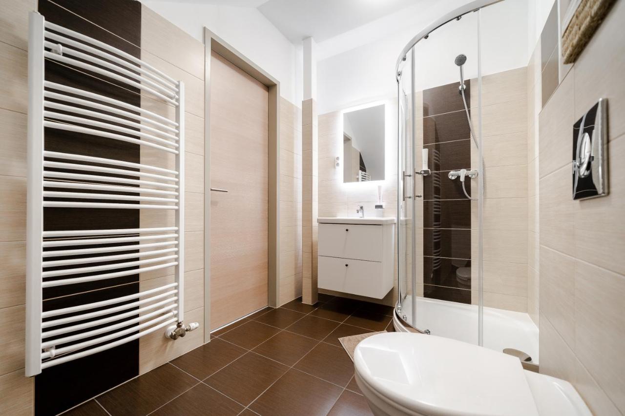 Pipacs Panir & Grill Garden Vendeghaz Hotell Győrújbarát Eksteriør bilde
